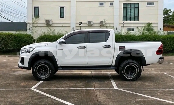 Buy Used Toyota REVO CAB Z-EDITION White Car in Import - Dubai in Attapeu Province Buy Used Toyota REVO CAB Z-EDITION White Car in Import - Dubai in Attapeu Province