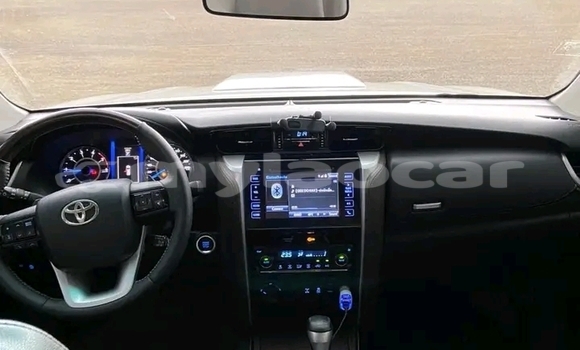 Buy Used Toyota Fortuner White Car in Import - Dubai in Attapeu Province Buy Used Toyota Fortuner White Car in Import - Dubai in Attapeu Province