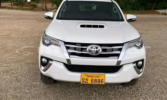 Buy Used Toyota Fortuner White Car in Import - Dubai in Attapeu Province Buy Used Toyota Fortuner White Car in Import - Dubai in Attapeu Province