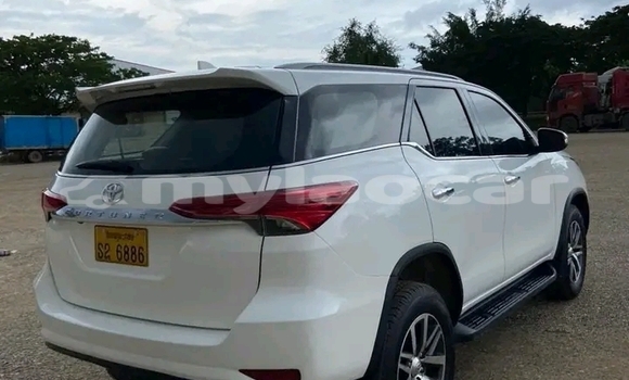 Buy Used Toyota Fortuner White Car in Import - Dubai in Attapeu Province Buy Used Toyota Fortuner White Car in Import - Dubai in Attapeu Province