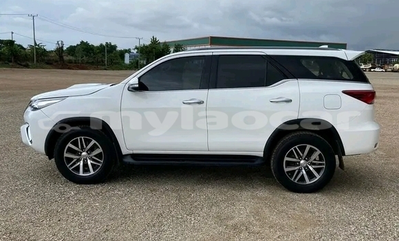 Buy Used Toyota Fortuner White Car in Import - Dubai in Attapeu Province Buy Used Toyota Fortuner White Car in Import - Dubai in Attapeu Province
