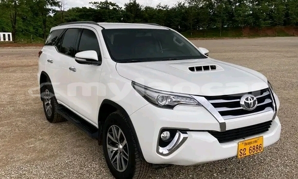 Buy Used Toyota Fortuner White Car in Import - Dubai in Attapeu Province Buy Used Toyota Fortuner White Car in Import - Dubai in Attapeu Province