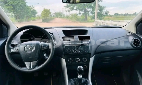 Buy Used Mazda BT-50 White Car in Import - Dubai in Attapeu Province Buy Used Mazda BT-50 White Car in Import - Dubai in Attapeu Province