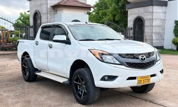 Buy Used Mazda BT-50 White Car in Import - Dubai in Attapeu Province Buy Used Mazda BT-50 White Car in Import - Dubai in Attapeu Province