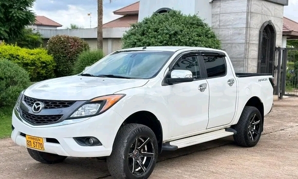 Buy Used Mazda BT-50 White Car in Import - Dubai in Attapeu Province Buy Used Mazda BT-50 White Car in Import - Dubai in Attapeu Province