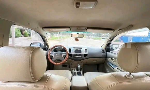 Buy Used Toyota Hilux White Car in Luang Prabang in Louangphabang Province Buy Used Toyota Hilux White Car in Luang Prabang in Louangphabang Province