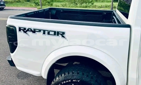 Buy Used GMC Sierra White Car in Import - Dubai in Attapeu Province Buy Used GMC Sierra White Car in Import - Dubai in Attapeu Province