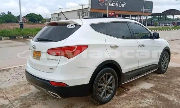 ຊື້ ໃຊ້ແລ້ວ Hyundai Santa Fe White ລົດ ໃນ Import - Dubai ໃນ Attapeu Province ຊື້ ໃຊ້ແລ້ວ Hyundai Santa Fe White ລົດ ໃນ Import - Dubai ໃນ Attapeu Province