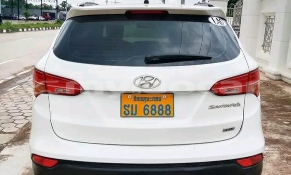 ຊື້ ໃຊ້ແລ້ວ Hyundai Santa Fe White ລົດ ໃນ Import - Dubai ໃນ Attapeu Province ຊື້ ໃຊ້ແລ້ວ Hyundai Santa Fe White ລົດ ໃນ Import - Dubai ໃນ Attapeu Province