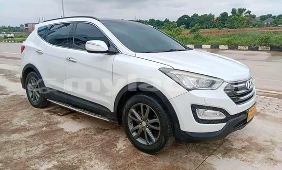 ຊື້ ໃຊ້ແລ້ວ Hyundai Santa Fe White ລົດ ໃນ Import - Dubai ໃນ Attapeu Province ຊື້ ໃຊ້ແລ້ວ Hyundai Santa Fe White ລົດ ໃນ Import - Dubai ໃນ Attapeu Province