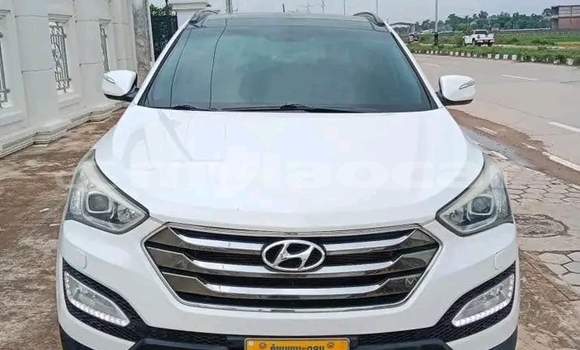 ຊື້ ໃຊ້ແລ້ວ Hyundai Santa Fe White ລົດ ໃນ Import - Dubai ໃນ Attapeu Province ຊື້ ໃຊ້ແລ້ວ Hyundai Santa Fe White ລົດ ໃນ Import - Dubai ໃນ Attapeu Province