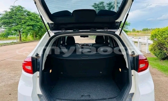 ຊື້ ໃຊ້ແລ້ວ BMW 3–Series White ລົດ ໃນ Import - Dubai ໃນ Attapeu Province ຊື້ ໃຊ້ແລ້ວ BMW 3–Series White ລົດ ໃນ Import - Dubai ໃນ Attapeu Province