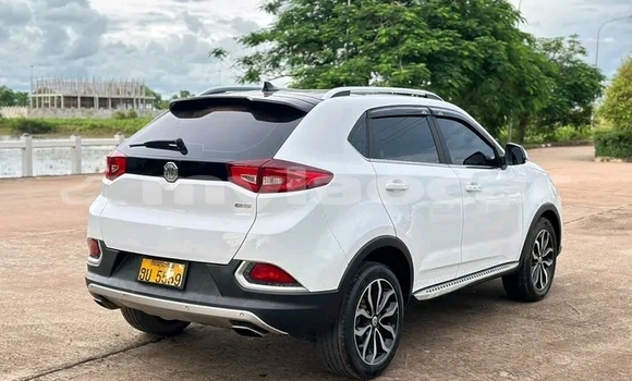 ຊື້ ໃຊ້ແລ້ວ BMW 3–Series White ລົດ ໃນ Import - Dubai ໃນ Attapeu Province ຊື້ ໃຊ້ແລ້ວ BMW 3–Series White ລົດ ໃນ Import - Dubai ໃນ Attapeu Province