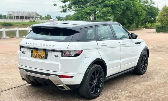 ຊື້ ໃຊ້ແລ້ວ Range Rover Evoque White ລົດ ໃນ Luang Prabang ໃນ Louangphabang Province ຊື້ ໃຊ້ແລ້ວ Range Rover Evoque White ລົດ ໃນ Luang Prabang ໃນ Louangphabang Province