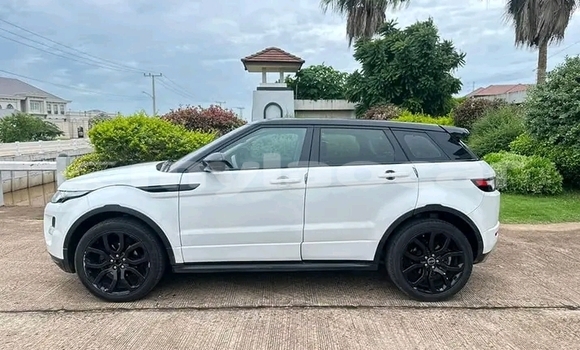ຊື້ ໃຊ້ແລ້ວ Range Rover Evoque White ລົດ ໃນ Luang Prabang ໃນ Louangphabang Province ຊື້ ໃຊ້ແລ້ວ Range Rover Evoque White ລົດ ໃນ Luang Prabang ໃນ Louangphabang Province