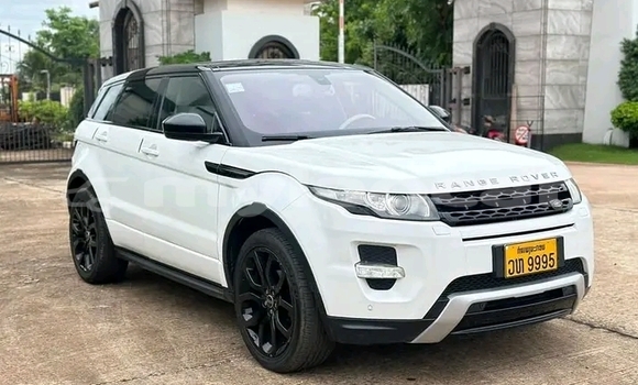 ຊື້ ໃຊ້ແລ້ວ Range Rover Evoque White ລົດ ໃນ Luang Prabang ໃນ Louangphabang Province ຊື້ ໃຊ້ແລ້ວ Range Rover Evoque White ລົດ ໃນ Luang Prabang ໃນ Louangphabang Province