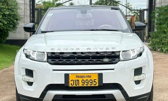 ຊື້ ໃຊ້ແລ້ວ Range Rover Evoque White ລົດ ໃນ Luang Prabang ໃນ Louangphabang Province ຊື້ ໃຊ້ແລ້ວ Range Rover Evoque White ລົດ ໃນ Luang Prabang ໃນ Louangphabang Province