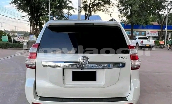 ຊື້ ໃຊ້ແລ້ວ Toyota Prado White ລົດ ໃນ Import - Dubai ໃນ Attapeu Province ຊື້ ໃຊ້ແລ້ວ Toyota Prado White ລົດ ໃນ Import - Dubai ໃນ Attapeu Province