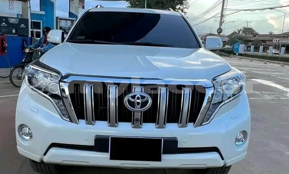 ຊື້ ໃຊ້ແລ້ວ Toyota Prado White ລົດ ໃນ Import - Dubai ໃນ Attapeu Province ຊື້ ໃຊ້ແລ້ວ Toyota Prado White ລົດ ໃນ Import - Dubai ໃນ Attapeu Province