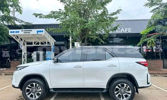 ຊື້ ໃຊ້ແລ້ວ Toyota Fortuner White ລົດ ໃນ Import - Dubai ໃນ Attapeu Province ຊື້ ໃຊ້ແລ້ວ Toyota Fortuner White ລົດ ໃນ Import - Dubai ໃນ Attapeu Province