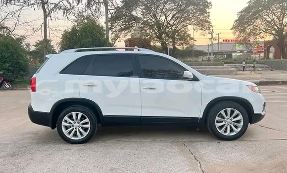 ຊື້ ໃຊ້ແລ້ວ Kia Sorento White ລົດ ໃນ Import - Dubai ໃນ Attapeu Province ຊື້ ໃຊ້ແລ້ວ Kia Sorento White ລົດ ໃນ Import - Dubai ໃນ Attapeu Province