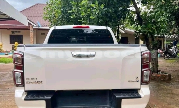 Acheter Occasion Voiture Isuzu D-max Spark Blanc à Import - Dubai, Attapeu Province