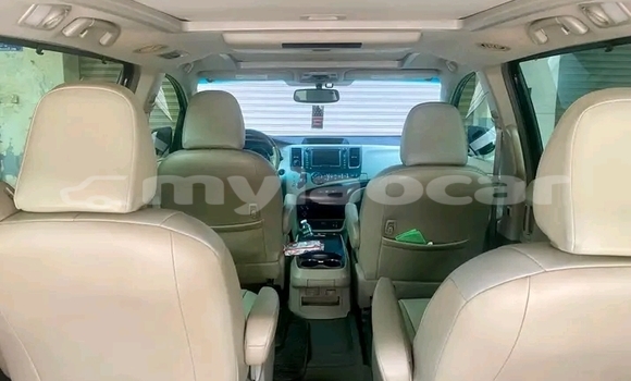 Buy Used Toyota Sienna Black Car in Import - Dubai in Attapeu Province Buy Used Toyota Sienna Black Car in Import - Dubai in Attapeu Province