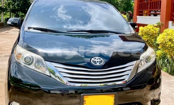 Buy Used Toyota Sienna Black Car in Import - Dubai in Attapeu Province Buy Used Toyota Sienna Black Car in Import - Dubai in Attapeu Province