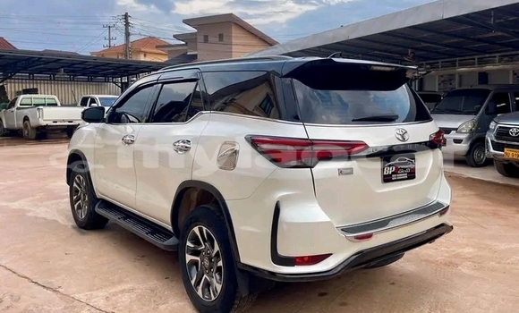 Buy Used Toyota Fortuner White Car in Import - Dubai in Attapeu Province Buy Used Toyota Fortuner White Car in Import - Dubai in Attapeu Province