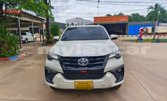 Buy Used Toyota Prado White Car in Import - Dubai in Attapeu Province Buy Used Toyota Prado White Car in Import - Dubai in Attapeu Province