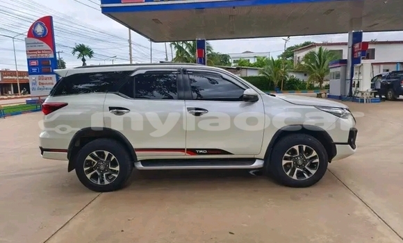 Buy Used Toyota Prado White Car in Import - Dubai in Attapeu Province Buy Used Toyota Prado White Car in Import - Dubai in Attapeu Province