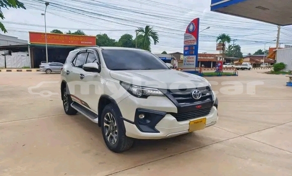 Buy Used Toyota Prado White Car in Import - Dubai in Attapeu Province Buy Used Toyota Prado White Car in Import - Dubai in Attapeu Province