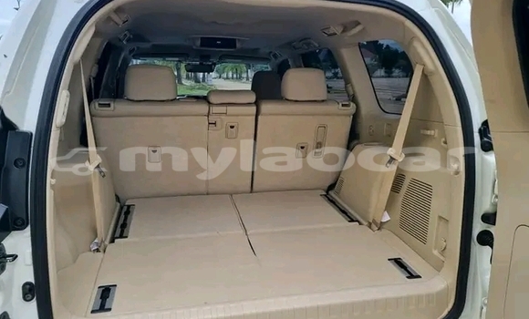 Buy Used Toyota Prado White Car in Import - Dubai in Attapeu Province Buy Used Toyota Prado White Car in Import - Dubai in Attapeu Province