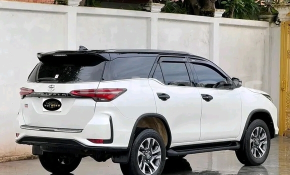 ຊື້ ໃຊ້ແລ້ວ Toyota Land Cruiser Other ລົດ ໃນ Luang Prabang ໃນ Louangphabang Province ຊື້ ໃຊ້ແລ້ວ Toyota Land Cruiser Other ລົດ ໃນ Luang Prabang ໃນ Louangphabang Province