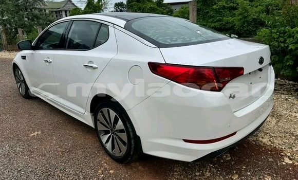 ຊື້ ໃຊ້ແລ້ວ Kia K5 White ລົດ ໃນ Luang Prabang ໃນ Louangphabang Province ຊື້ ໃຊ້ແລ້ວ Kia K5 White ລົດ ໃນ Luang Prabang ໃນ Louangphabang Province