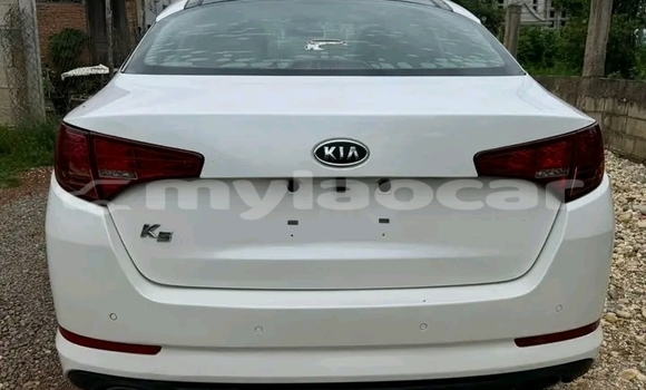 ຊື້ ໃຊ້ແລ້ວ Kia K5 White ລົດ ໃນ Luang Prabang ໃນ Louangphabang Province ຊື້ ໃຊ້ແລ້ວ Kia K5 White ລົດ ໃນ Luang Prabang ໃນ Louangphabang Province