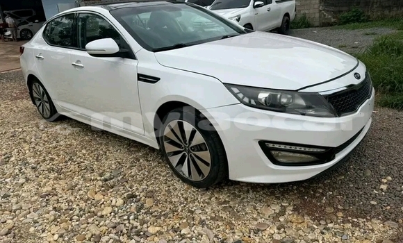 ຊື້ ໃຊ້ແລ້ວ Kia K5 White ລົດ ໃນ Luang Prabang ໃນ Louangphabang Province ຊື້ ໃຊ້ແລ້ວ Kia K5 White ລົດ ໃນ Luang Prabang ໃນ Louangphabang Province