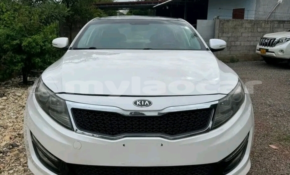 ຊື້ ໃຊ້ແລ້ວ Kia K5 White ລົດ ໃນ Luang Prabang ໃນ Louangphabang Province ຊື້ ໃຊ້ແລ້ວ Kia K5 White ລົດ ໃນ Luang Prabang ໃນ Louangphabang Province