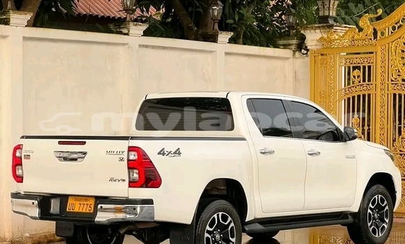ຊື້ ໃຊ້ແລ້ວ Toyota REVO CAB Z-EDITION White ລົດ ໃນ Luang Prabang ໃນ Louangphabang Province ຊື້ ໃຊ້ແລ້ວ Toyota REVO CAB Z-EDITION White ລົດ ໃນ Luang Prabang ໃນ Louangphabang Province