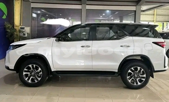 ຊື້ ໃຊ້ແລ້ວ Toyota Hilux White ລົດ ໃນ Import - Dubai ໃນ Attapeu Province ຊື້ ໃຊ້ແລ້ວ Toyota Hilux White ລົດ ໃນ Import - Dubai ໃນ Attapeu Province