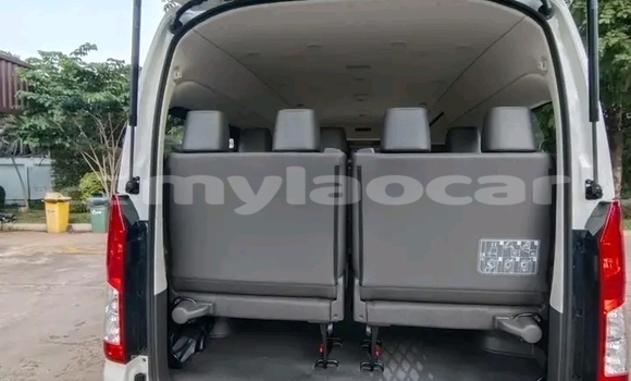 ຊື້ ໃຊ້ແລ້ວ Toyota Hiace White ລົດ ໃນ Import - Dubai ໃນ Attapeu Province ຊື້ ໃຊ້ແລ້ວ Toyota Hiace White ລົດ ໃນ Import - Dubai ໃນ Attapeu Province