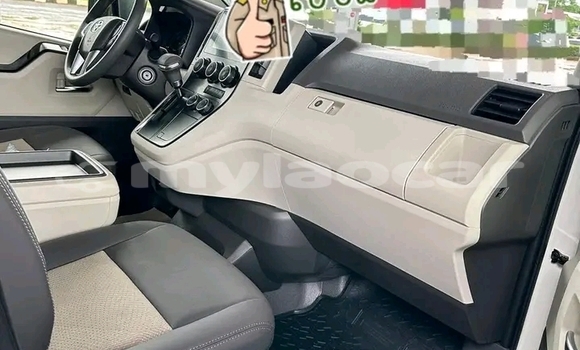 ຊື້ ໃຊ້ແລ້ວ Toyota Hiace White ລົດ ໃນ Import - Dubai ໃນ Attapeu Province ຊື້ ໃຊ້ແລ້ວ Toyota Hiace White ລົດ ໃນ Import - Dubai ໃນ Attapeu Province