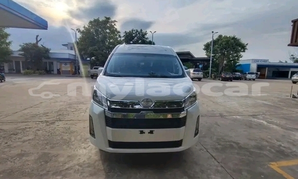 ຊື້ ໃຊ້ແລ້ວ Toyota Hiace White ລົດ ໃນ Import - Dubai ໃນ Attapeu Province ຊື້ ໃຊ້ແລ້ວ Toyota Hiace White ລົດ ໃນ Import - Dubai ໃນ Attapeu Province