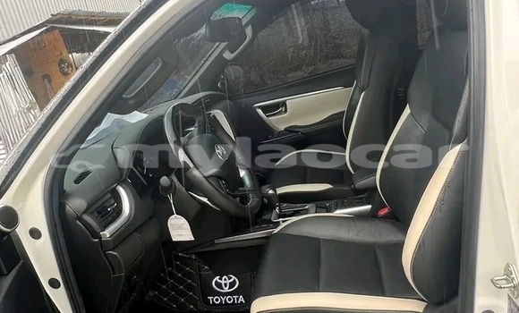 ຊື້ ໃຊ້ແລ້ວ Toyota Fortuner White ລົດ ໃນ Luang Prabang ໃນ Louangphabang Province ຊື້ ໃຊ້ແລ້ວ Toyota Fortuner White ລົດ ໃນ Luang Prabang ໃນ Louangphabang Province