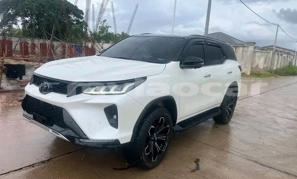 ຊື້ ໃຊ້ແລ້ວ Toyota Fortuner White ລົດ ໃນ Luang Prabang ໃນ Louangphabang Province ຊື້ ໃຊ້ແລ້ວ Toyota Fortuner White ລົດ ໃນ Luang Prabang ໃນ Louangphabang Province