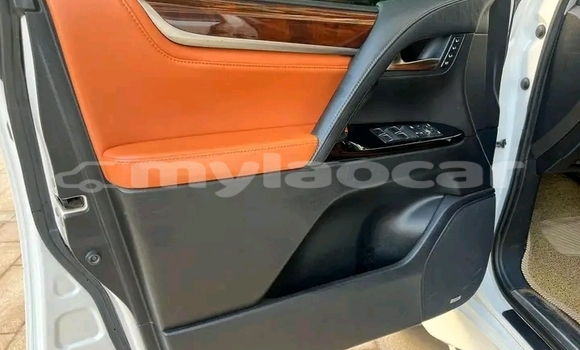 ຊື້ ໃຊ້ແລ້ວ Lexus LX 570 White ລົດ ໃນ Luang Namtha ໃນ Luang Namtha Province ຊື້ ໃຊ້ແລ້ວ Lexus LX 570 White ລົດ ໃນ Luang Namtha ໃນ Luang Namtha Province