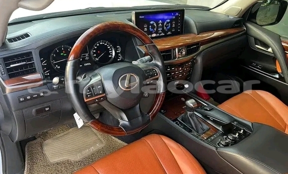 ຊື້ ໃຊ້ແລ້ວ Lexus LX 570 White ລົດ ໃນ Luang Namtha ໃນ Luang Namtha Province ຊື້ ໃຊ້ແລ້ວ Lexus LX 570 White ລົດ ໃນ Luang Namtha ໃນ Luang Namtha Province