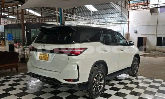 ຊື້ ໃຊ້ແລ້ວ Toyota Fortuner White ລົດ ໃນ Import - Dubai ໃນ Attapeu Province ຊື້ ໃຊ້ແລ້ວ Toyota Fortuner White ລົດ ໃນ Import - Dubai ໃນ Attapeu Province