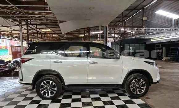 ຊື້ ໃຊ້ແລ້ວ Toyota Fortuner White ລົດ ໃນ Import - Dubai ໃນ Attapeu Province ຊື້ ໃຊ້ແລ້ວ Toyota Fortuner White ລົດ ໃນ Import - Dubai ໃນ Attapeu Province