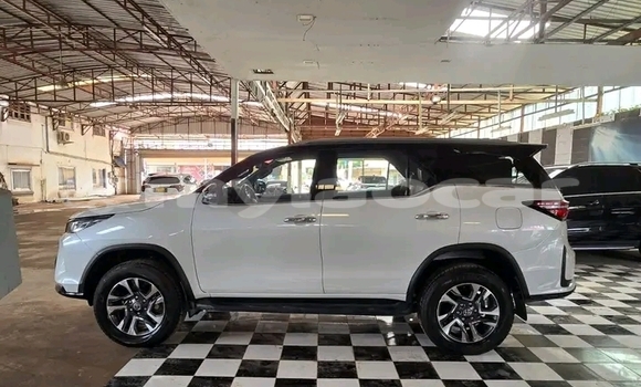 ຊື້ ໃຊ້ແລ້ວ Toyota Fortuner White ລົດ ໃນ Import - Dubai ໃນ Attapeu Province ຊື້ ໃຊ້ແລ້ວ Toyota Fortuner White ລົດ ໃນ Import - Dubai ໃນ Attapeu Province